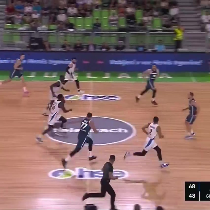 世界杯直播平台九游体育-东契奇闪电回防步态轻盈展现惊人状态