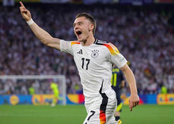 1718400918741056417.jpg 2157604223-612x612.jpg